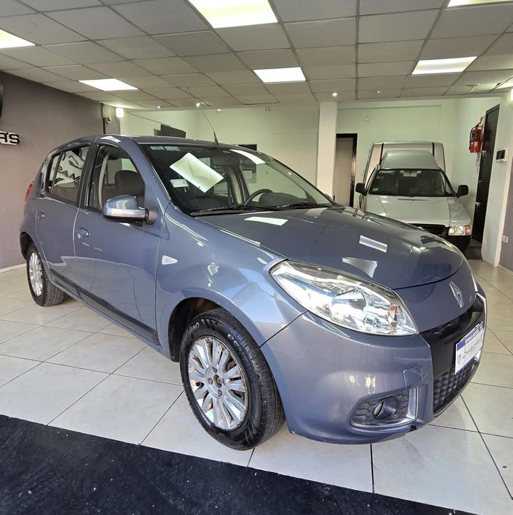 Renault Sandero 2013 (2)